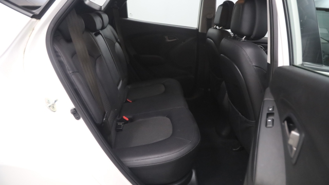 View the 2014 Hyundai Ix35: 1.7 CRDi SE 5dr 2WD Online at Peter Vardy
