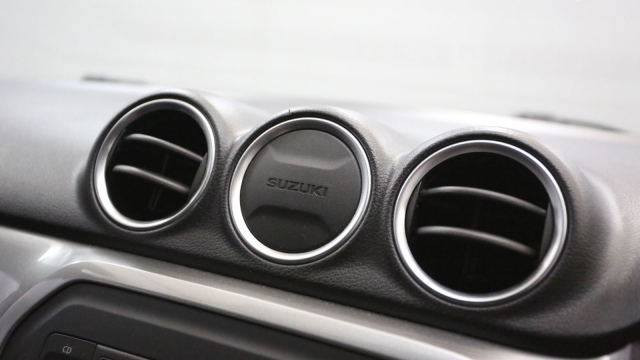 View the 2015 Suzuki Vitara: 1.6 SZ4 5dr Online at Peter Vardy