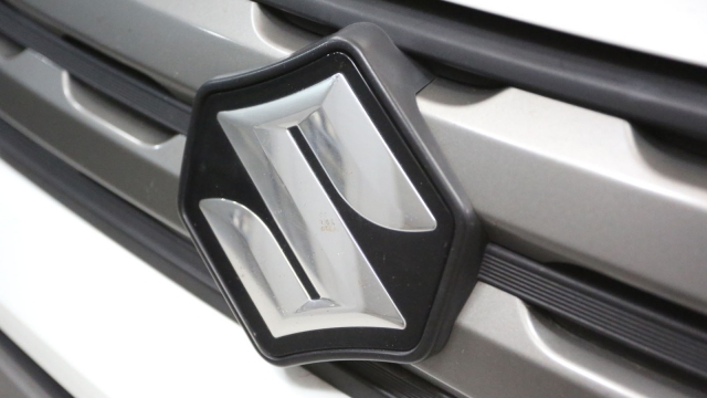 View the 2015 Suzuki Vitara: 1.6 SZ4 5dr Online at Peter Vardy