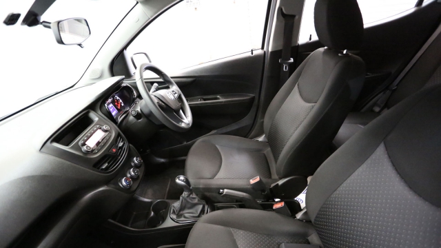 View the 2016 Vauxhall Viva: 1.0 SE 5dr Online at Peter Vardy