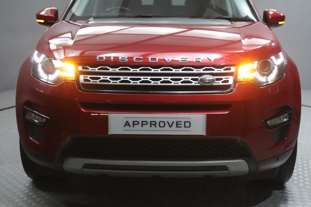 View the 2016 Land Rover Discovery Sport: 2.0 TD4 HSE 5dr [5 Seat] Online at Peter Vardy