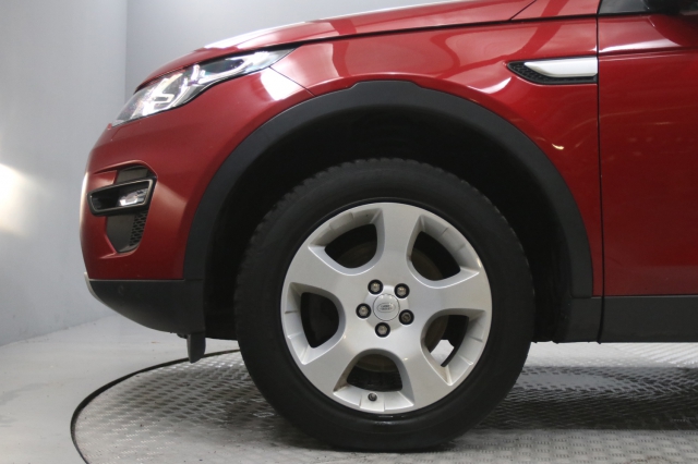 View the 2016 Land Rover Discovery Sport: 2.0 TD4 HSE 5dr [5 Seat] Online at Peter Vardy