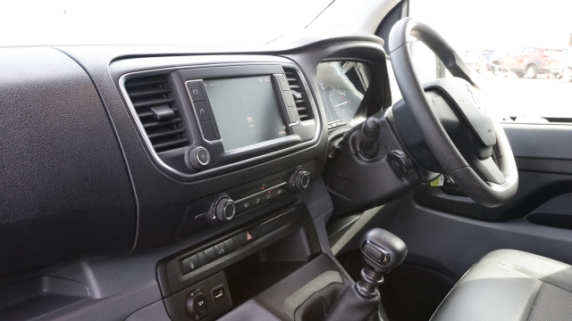 View the 2021 Vauxhall Vivaro: 2900 1.5d 100PS Dynamic H1 Van Online at Peter Vardy