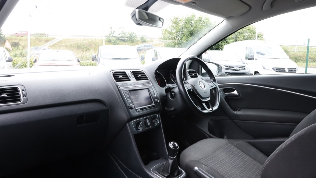 View the 2014 Volkswagen Polo: 1.2 TSI SE 3dr Online at Peter Vardy