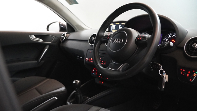 View the 2013 Audi A1: 1.4 TFSI Sport 5dr Online at Peter Vardy