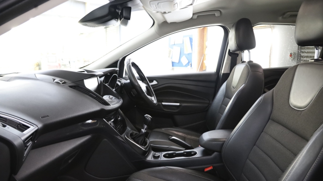 View the 2016 Ford Kuga: 1.5 EcoBoost Titanium 5dr 2WD Online at Peter Vardy