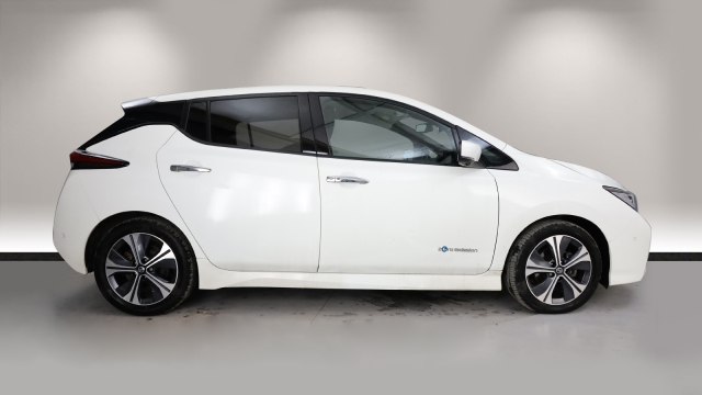 View the 2018 Nissan Leaf: 110kW Tekna 40kWh 5dr Auto Online at Peter Vardy