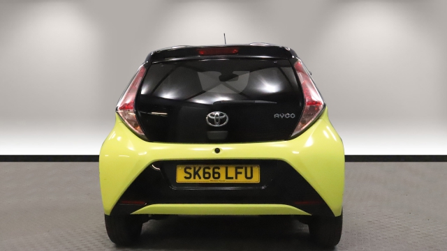 View the 2016 Toyota Aygo: 1.0 VVT-i X-Cite 3 5dr Online at Peter Vardy