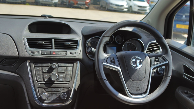 View the 2015 Vauxhall Mokka: 1.4T Exclusiv 5dr Online at Peter Vardy