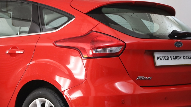 View the 2015 Ford Focus: 1.5 EcoBoost Titanium 5dr Auto Online at Peter Vardy
