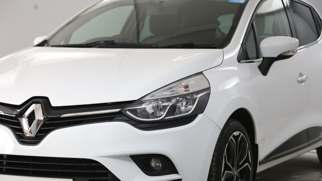 View the 2018 Renault Clio: 0.9 TCE 75 Iconic 5dr Online at Peter Vardy