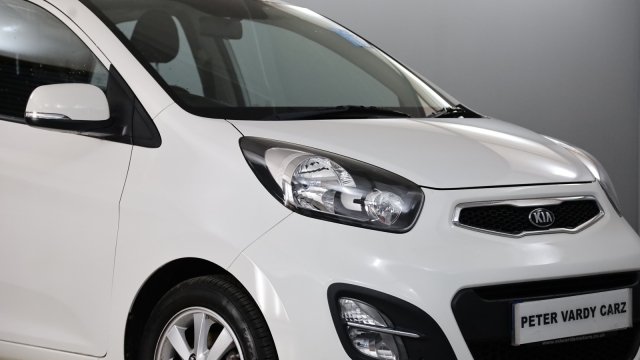 View the 2015 Kia Picanto: 1.0 2 5dr Online at Peter Vardy