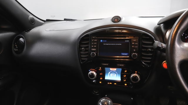 View the 2015 Nissan Juke: 1.2 DiG-T Acenta Premium 5dr Online at Peter Vardy