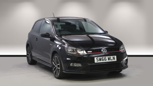 View the 2016 Volkswagen Golf: 2.0 TDI R-Line 5dr Online at Peter Vardy
