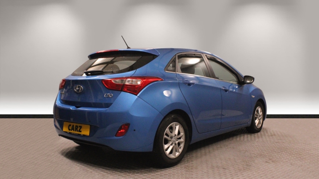 View the 2015 Hyundai I30: 1.6 CRDi Blue Drive SE 5dr Online at Peter Vardy