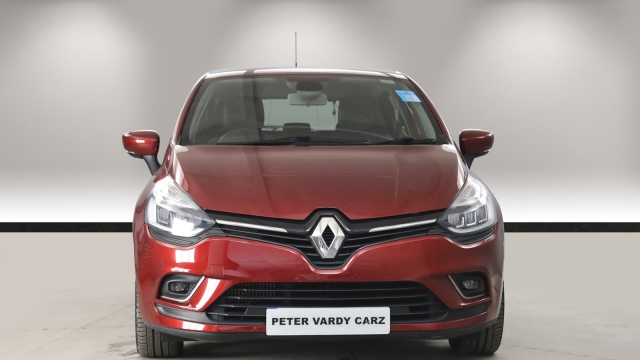 View the 2017 Renault Clio: 0.9 TCE 90 Dynamique S Nav 5dr Online at Peter Vardy
