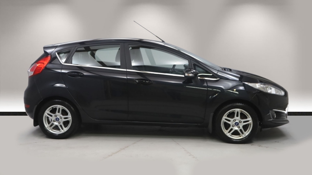 View the 2014 Ford Fiesta: 1.0 EcoBoost Zetec 5dr Online at Peter Vardy
