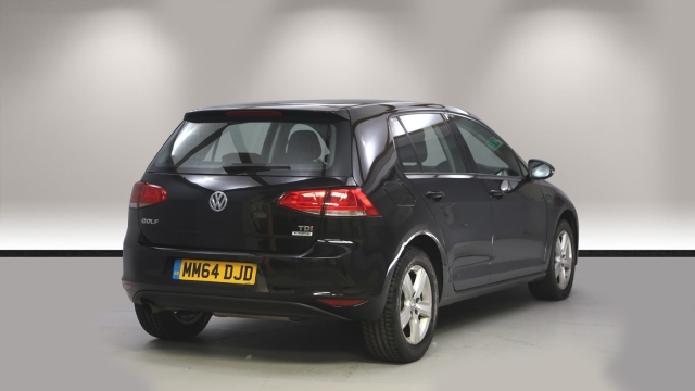 View the 2014 Volkswagen Golf: 1.6 TDI 105 Match 5dr Online at Peter Vardy