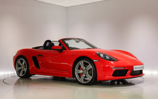 View the 2018 Porsche 718 Boxster: 2.5 S 2dr PDK Online at Peter Vardy