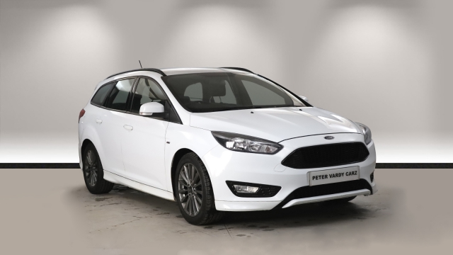 View the 2017 Ford Focus: 1.0 EcoBoost 125 ST-Line 5dr Online at Peter Vardy