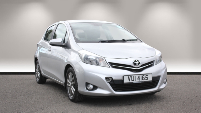 View the 2014 Toyota Yaris: 1.4 D-4D Icon+ 5dr Online at Peter Vardy