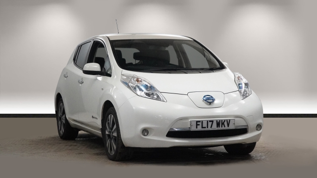 View the 2017 Nissan Leaf: 80kW Tekna 30kWh 5dr Auto Online at Peter Vardy