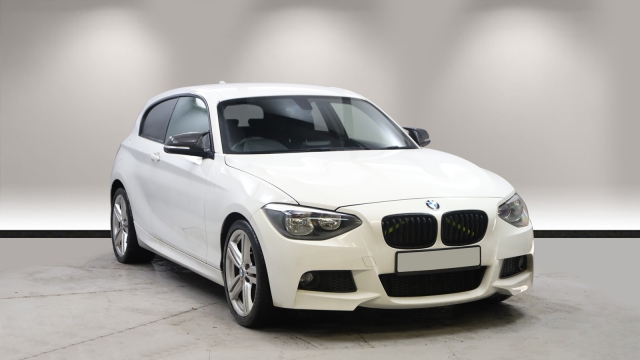 View the 2013 Bmw 1 Series: 118d M Sport 3dr Online at Peter Vardy