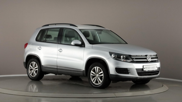 View the 2013 Volkswagen Tiguan: 2.0 TDi BlueMotion Tech S 5dr [2WD] Online at Peter Vardy