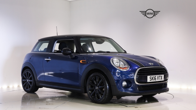 View the 2016 MINI Hatchback: 1.5 Cooper 3dr [Pepper Pack] Online at Peter Vardy