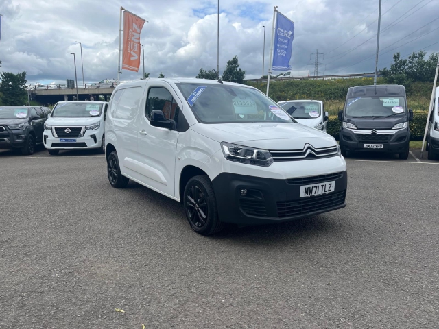 View the 2021 Citroen Berlingo: 1.5 BlueHDi 1000Kg Driver Pro 100ps [6 Speed] Online at Peter Vardy