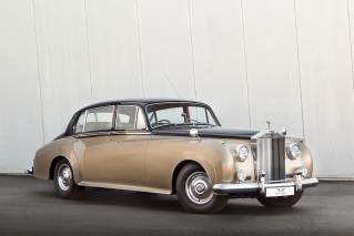 View the Rolls Royce Silver Cloud 2: LWB Online at Peter Vardy